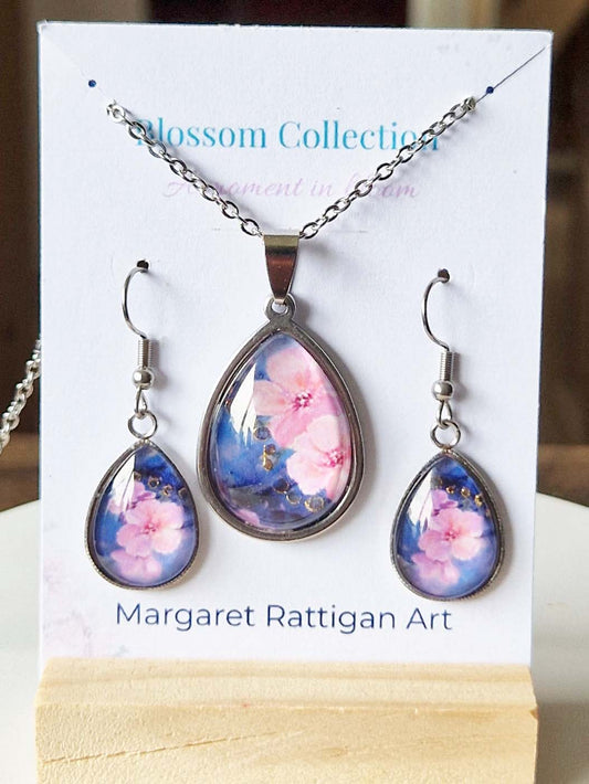 Spring Blossom Gold Tone Teardrop Pendant & Oval Earring Set