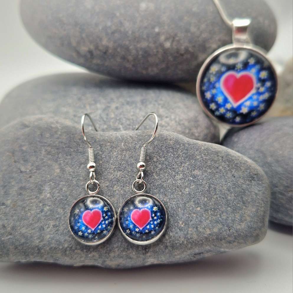 Pink hearts and daisy pendant and earrings set